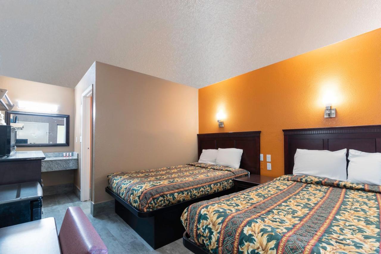 Oyo Hotel Lake Charles Hwy 10 Dış mekan fotoğraf