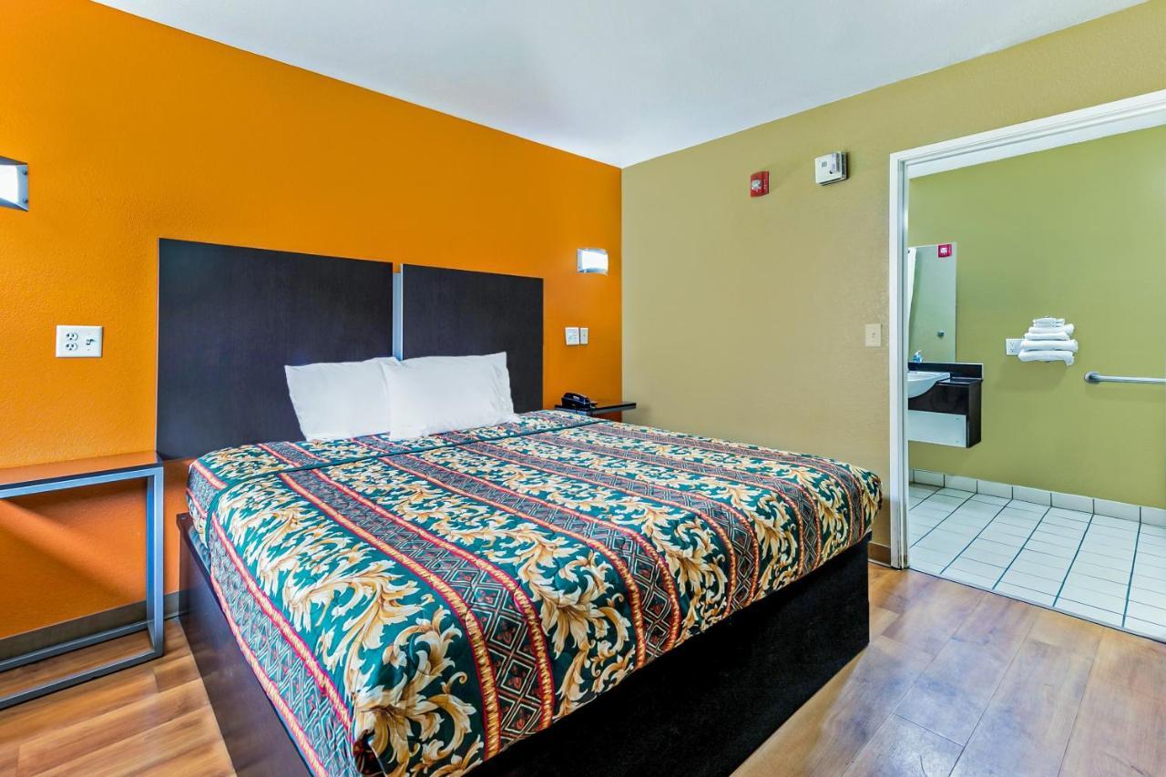 Oyo Hotel Lake Charles Hwy 10 Dış mekan fotoğraf