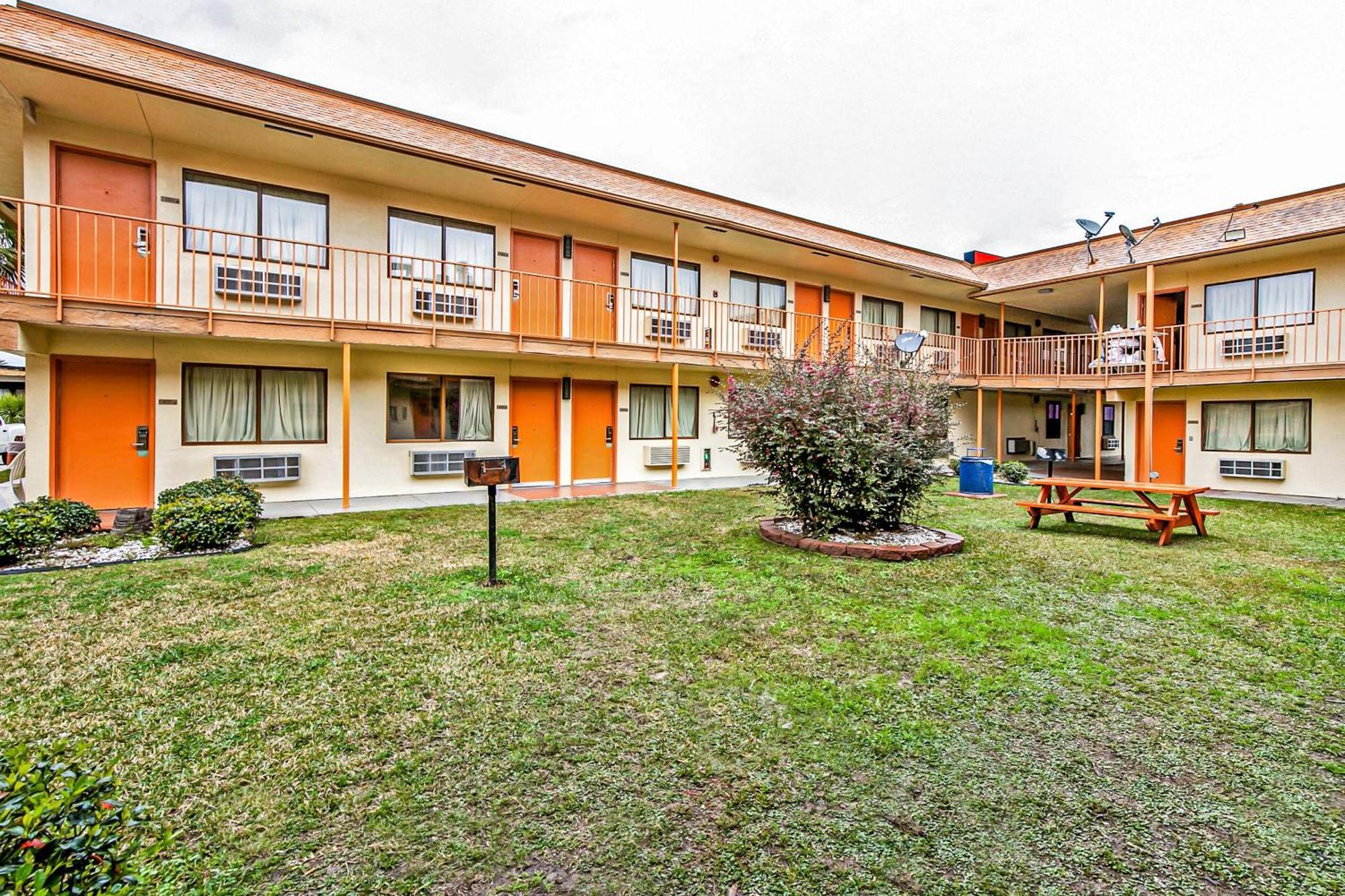 Oyo Hotel Lake Charles Hwy 10 Dış mekan fotoğraf